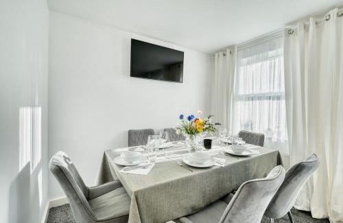 Market Harborough Apartment | Comfort Lettings - 4 bedroom, 8 Beds & 2 Free Parking, Garden, Family and Workers Friendly