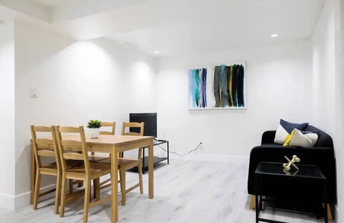 Burnaby House | Comfort Living with Easy Transit in N. Burnaby