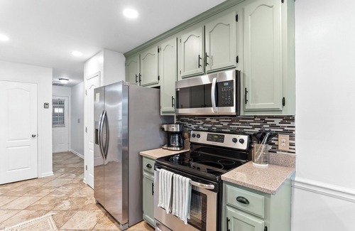 Houston County House | Comfort Meets Convenience 3BR Near Robins AFB w/Patio & Yard