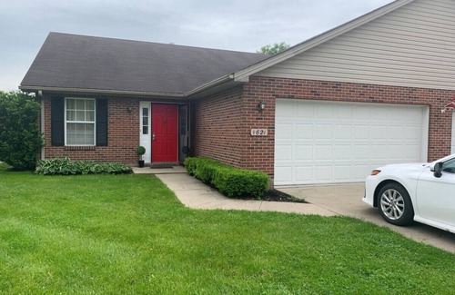 Middletown House | Comfort on the Court 3 Bed/2 Bath Sleeps 6