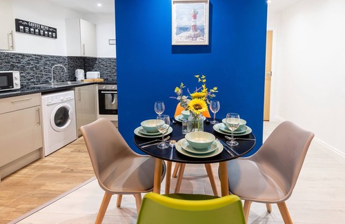 Portsmouth Apartment | Comfort-Suite-Ensuite-City Centre location