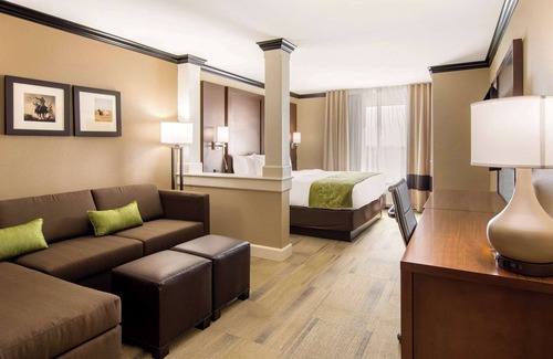 Liberal Hotel | Comfort Suites Liberal North
