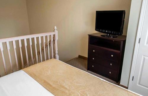 South Bend Hotel | Comfort Suites University Area Notre Dame-South Bend