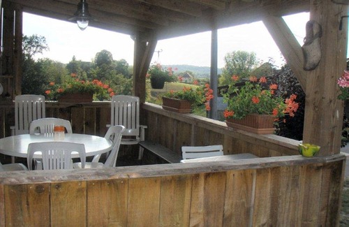 Saint-Julien-Maumont House | Comfortable house. Possibility 4 max. Enclosed garden with trees.