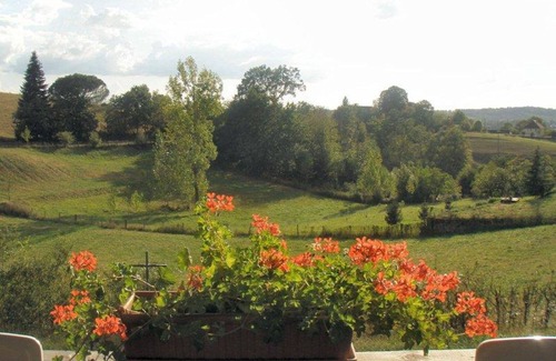 Saint-Julien-Maumont House | Comfortable house. Possibility 4 max. Enclosed garden with trees.