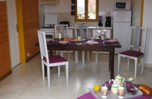 La Chapelle-Aubareil Ski Chalet | Comfortable 3-bedroom chalet (sleeps 6)