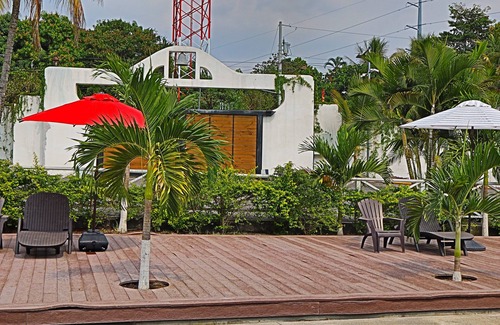 Santa Clara La Laguna Villa | Comfortable house 5 minutes by car from Irtra, for families and groups.