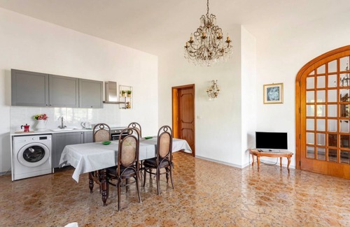 Giorgilorio Apartment | Comfortable 100 sqm apartment, perfect for a stay of four people, located on the mezzanine floor of a building (accessible by steps).The property is located in Surbo, in the province of Lecce, in an area equipped with every comfort and service. Lecce cit