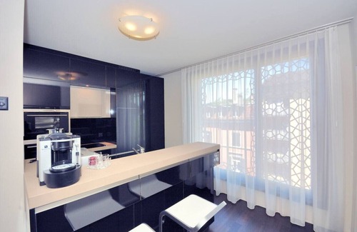 Seefeld Apartment | Comfortable 1BR flat/great location - Baron 44