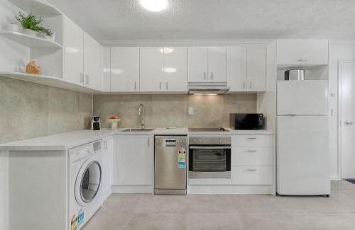 St. Lucia Apartment | Comfortable 1BR near UQ, River Walks & Pool