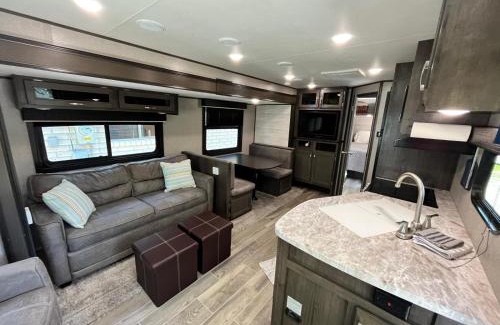Beaumont Other | Comfortable 1BR RV for mid-to-long term stays