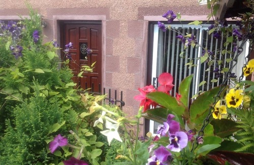 Alyth House | Comfortable 2-Bed House Alyth near Dundee