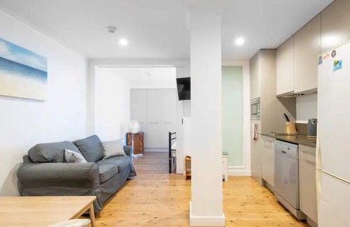 Manly Apartment | Comfortable 2 Bedroom unit in the heart of Manly