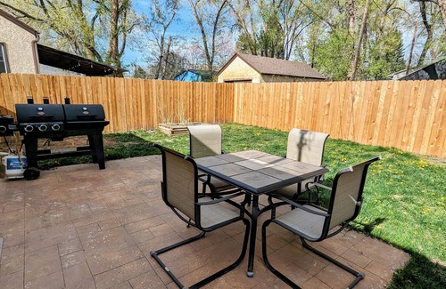 Central Colorado Springs House | Comfortable 2 Bedroom 1 Bath Bungalow Near Downtown. Pet Friendly!