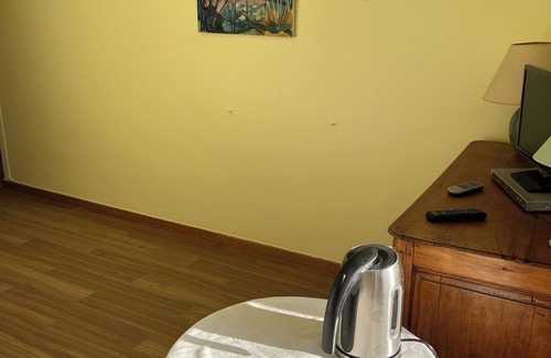 Saint-Cloud Apartment | Comfortable 22m2 studio near Paris, overlooking garden and Parc de St Cloud
