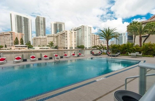 Hallandale Beach Apartment | Comfortable 2bd/2bath 4th floor beach apartment