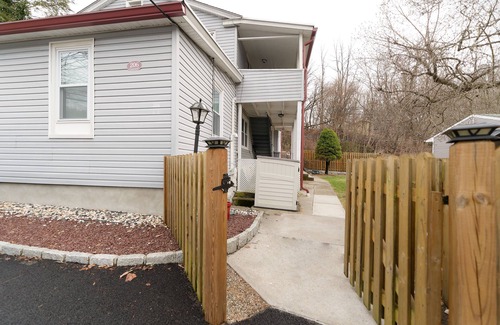 Croton-on-Hudson Apartment | Comfortable 2bd⭐ Convenience & Style ⭐45min to NYC,Great Food