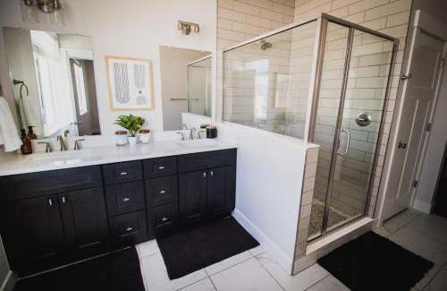 Greeley Apartment | Comfortable 2BR Condo with Garage - Ideal Family Stay in West Greeley