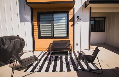 Greeley Apartment | Comfortable 2BR Condo with Garage - Ideal Family Stay in West Greeley