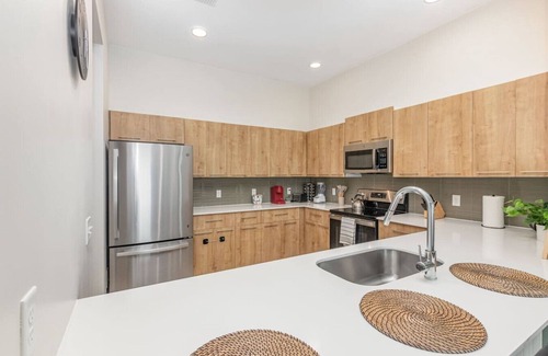 Florida Center Apartment | Comfortable 2BR Mins to Universal & More