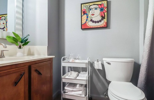 Lafayette House | Comfortable 2BR Townhouse w/2 master suites & courtyard oasis