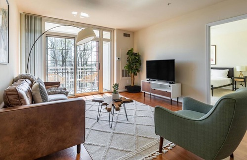 North Bethesda Apartment | Comfortable 2BR Apartment in Rockville