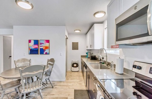 Sugar House Apartment | Comfortable 2BR Apartment with Covered Parking, Heart of Sugarhouse near Downtown SLC