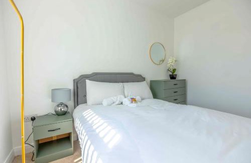 Filton House | Comfortable 2BR w/garden & free parking