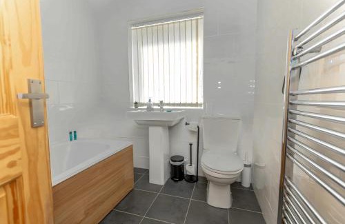 Filton House | Comfortable 2BR w/garden & free parking