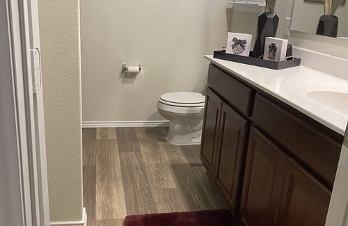 San Antonio House | Comfortable 3 bd/2ba near AT&T Center