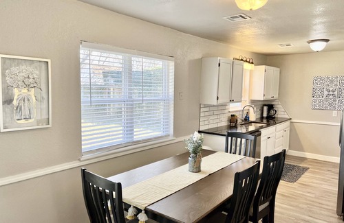 Broken Arrow House | Comfortable 3-bedroom BA home with large backyard