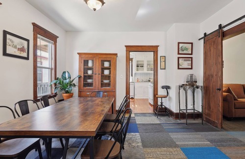 Northeast Minneapolis House | Comfortable 3-bedroom house + den in the Arts District of Northeast Minneapolis