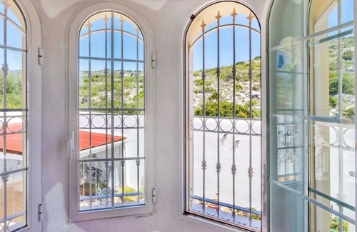 Peniscola Villa | Comfortable 3 bedroomed Detached Villa with Private Pool and Sea Views