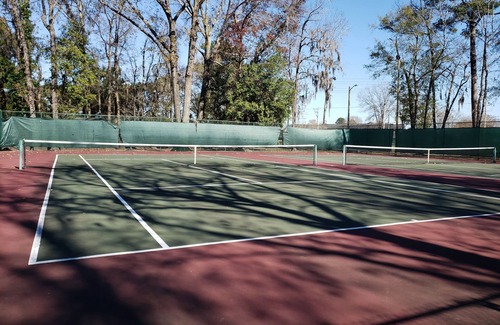 Savannah House | Comfortable 3 Bedroom, 3 Bathroom With Amenities!