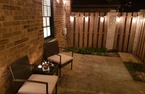 Savannah House | Comfortable 3 Bedroom, 3 Bathroom With Amenities!