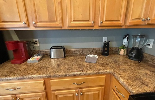 Kreole Apartment | Comfortable 3BR & 2BA/Full Kitchen/Parking