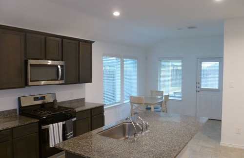 Iowa Colony House | Comfortable 3BR Retreat in Arcola - Near Houston and Beaches