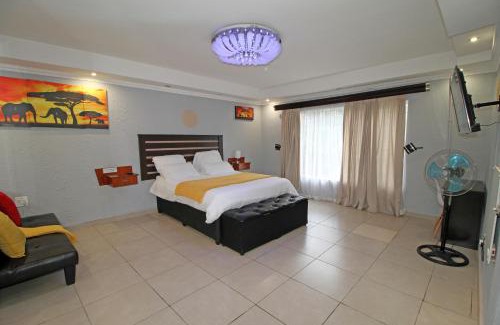 Germiston Apartment | Comfortable 4 Bedroom Flat in Germiston with WI-FI