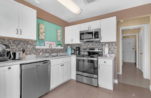 Orlando House | Comfortable 4BR Getaway: WiFi and Parking Included