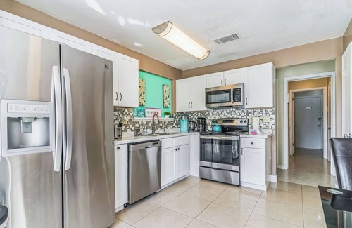 Orlando House | Comfortable 4BR Getaway: WiFi and Parking Included