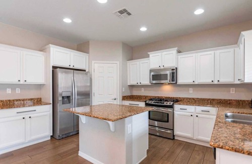 Norterra House | Comfortable 4BR Retreat｜Family-Friendly｜Pet-Friendly w/Garage & Backyard #41706