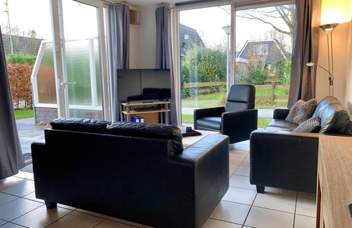 Sint Maartensvlotbrug House | Comfortable 6-person vacation home in Campanula Park, 3 bedrooms, WLAN