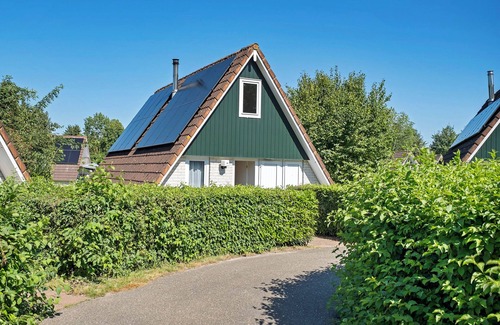 Gramsbergen House | Comfortable 6-person bungalow with dishwasher and washing machine, located by greenery or water in the Vechtdal – enjoy comfort and plenty of activities for all ages!