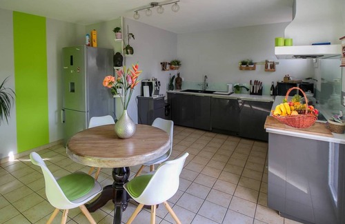 Salon-de-Provence House | Comfortable air-conditioned villa, swimming pool, near Salon-de-Provence, dog allowed (1).