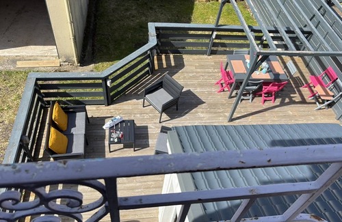 Mont-Dore House | COMFORTABLE ACCOMMODATION WITH TERRACE AND GROUNDS.
