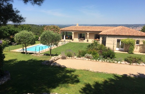 Meyreuil House | Comfortable air-conditioned villa with panoramic view of aix en provence