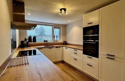 Sint Maartensvlotbrug House | Comfortable and modern furnished holiday home, sleeps 6, WiFi on quiet holiday park close to beach, woods and dunes