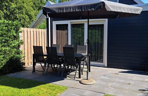 Sint Maartensvlotbrug House | Comfortable and modern furnished holiday home, sleeps 6, WiFi on quiet holiday park close to beach, woods and dunes