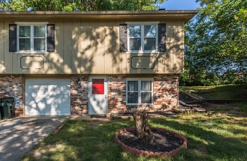Lenexa House | Comfortable and elegant 3BDR duplex, unit # 3