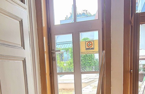Rudolfsheim-Funfhaus Apartment | Comfortable and Homely Apartment with own exit to the Inner Garden